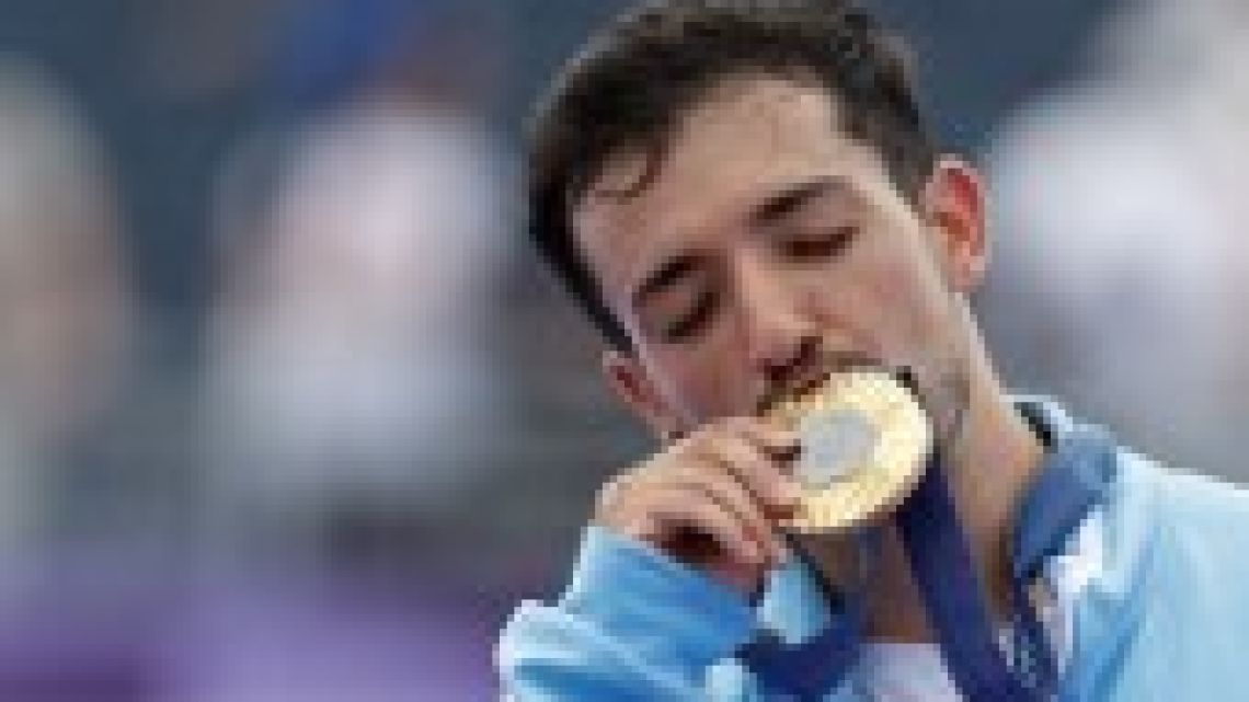 Gold medallist José "Maligno" Torres.