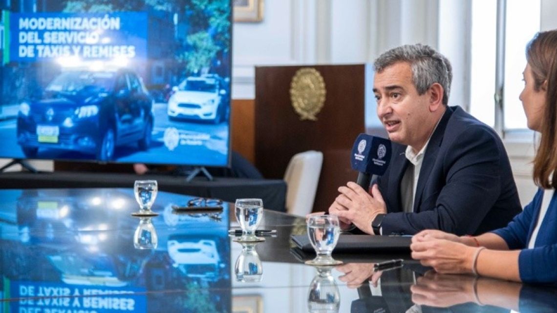 Intendente de Rosario habló de la presencia de Adorni en el acto del Día de la Bandera: "Fue muy impactante"