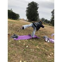 “Yoga entre Caballos”: La Magia Espiritual del Caballo en el Yoga: Fuerza, Libertad y Conexión