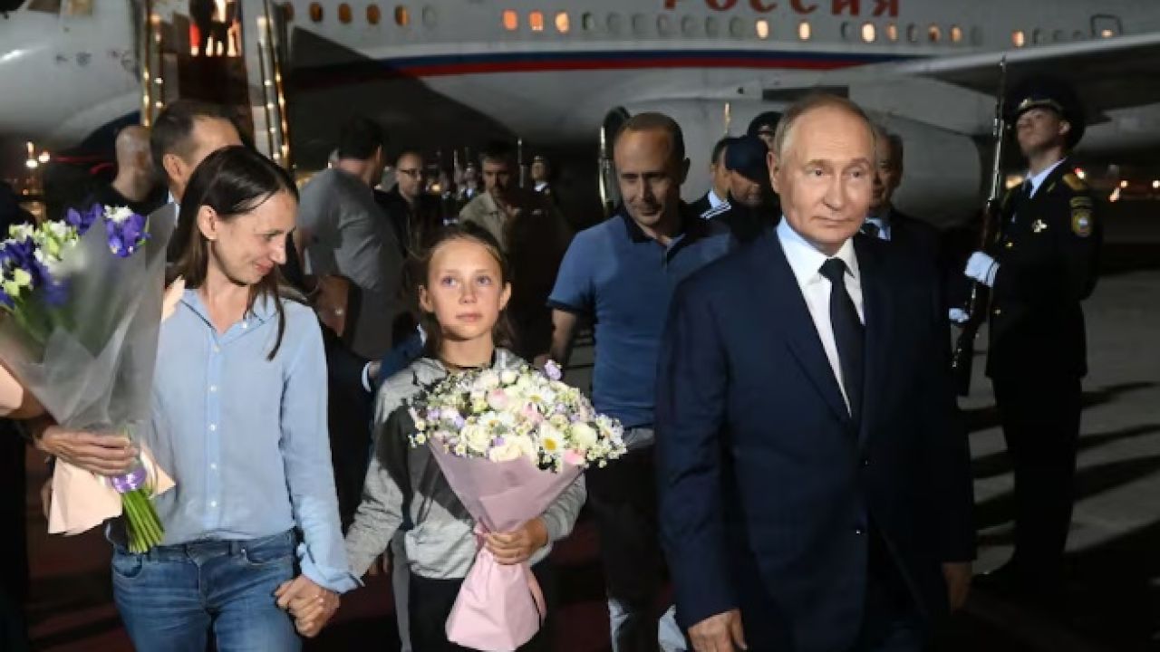 Vladimir Putin y la familia Dultsev | Foto:CEDOC