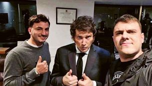El tuitero "Gordo Dan" junto a Javier Milei y Agustín Romo. 