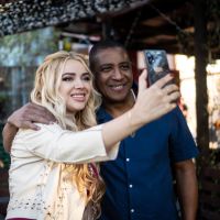Mariana Perdomo y Alex Batista fusionan emoción y magia cubana en una nueva versión de “La tierra del olvido”