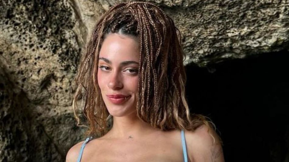 Chica Playboy: cuánto cuesta la diminuta micro bikini que Tini Stoessel uso en su viaje por Italia