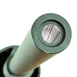 Técnicamente el calibre en forma correcta se mide entre los bajorrelieves diametralmente opuestos.