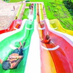 Terapias con vino y luz roja, un mall indoor, parque aéreo y hasta un lujoso 5 estrellas son parte de los centros termales más cercanos  a Buenos Aires.