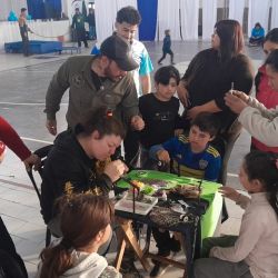 La pesca es una actividad que ofrece una combinación de beneficios físicos, mentales, educativos y sociales. Fomenta habilidades importantes que los niños pueden aplicar en otras áreas de su vida, al mismo tiempo que les ofrece un pasatiempo saludable y enriquecedor. 