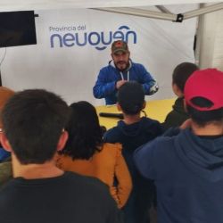 La pesca es una actividad que ofrece una combinación de beneficios físicos, mentales, educativos y sociales. Fomenta habilidades importantes que los niños pueden aplicar en otras áreas de su vida, al mismo tiempo que les ofrece un pasatiempo saludable y enriquecedor. 