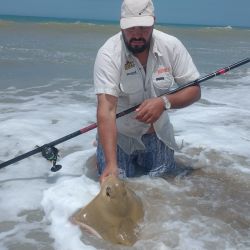Punta Médanos nos ofrece una experiencia inolvidable en uno de los pesqueros por excelencia de la Costa Argentina. 