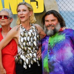 La actriz estadounidense Jamie Lee Curtis, la actriz estadounidense-australiana Cate Blanchett y el actor estadounidense Jack Black asisten al evento especial para fans de "Borderlands" en Los Ángeles en el Teatro Chino TCL en Hollywood, California. | Foto:VALERIE MACON / AFP