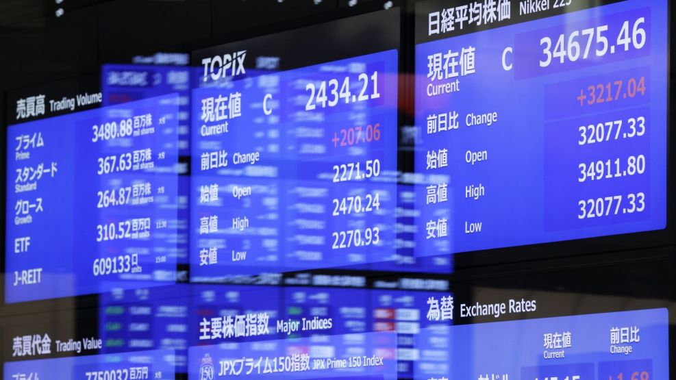 Japan Stocks Rebound After Plunge Into Bear Market