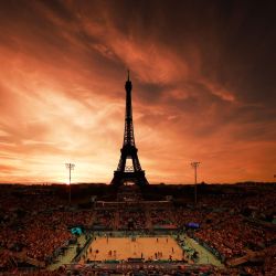 Jugadoras de ambos equipos se preparan para ingresar a la cancha previo al partido de cuartos de final de voleibol de playa femenino entre Mariafe Artacho del Solar/Taliqua Clancy de Australia y Zoe Verge-Depre/Esmee Boebner de Suiza en los Juegos Olímpicos de París 2024, en París, Francia. | Foto:Xinhua/Fei Maohua
