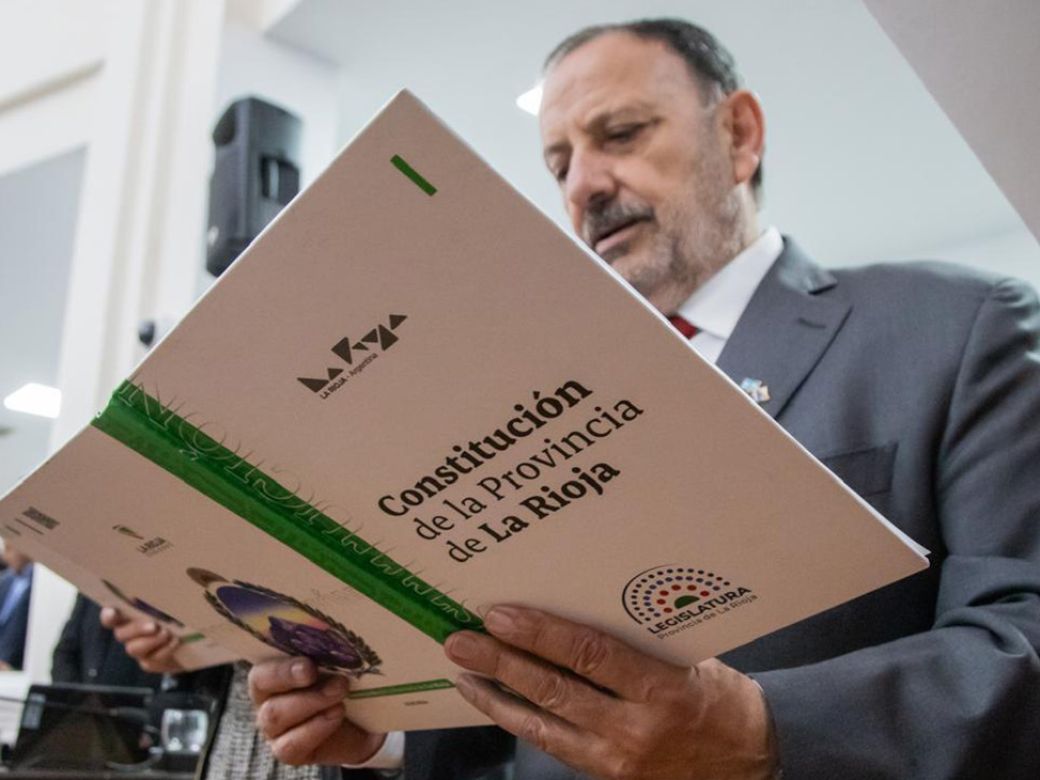 Quintela jura la reforma constitucional de La Rioja con Kicillof como invitado