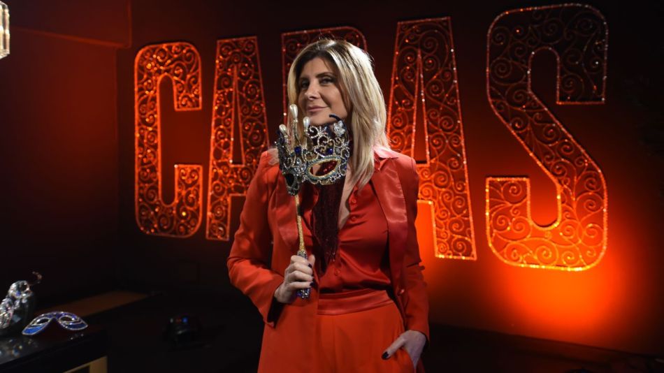 Débora Plager en +CARAS
