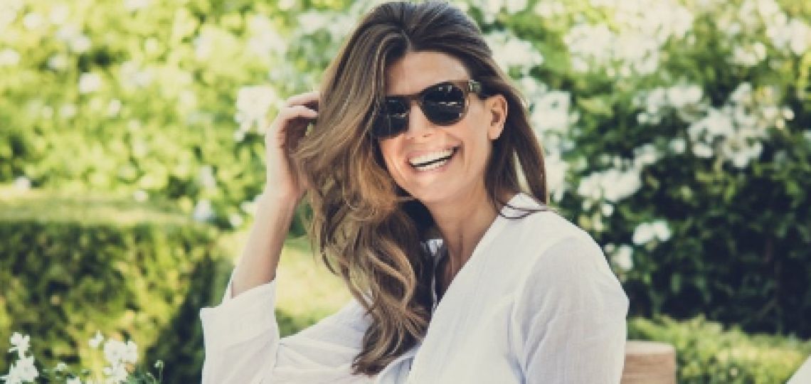  Juliana Awada tiene el abrigo perfecto para los días de frío: el cardigan gris