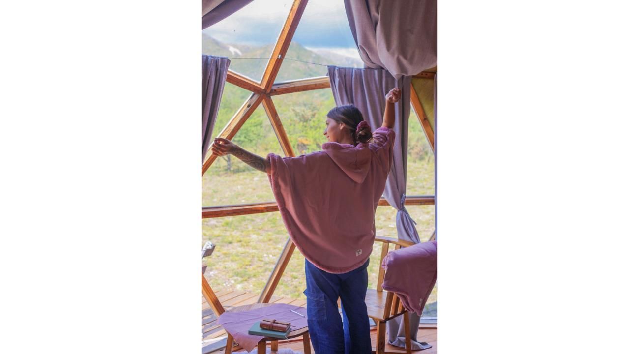 ¿Cómo alojarte conectando con la naturaleza, sin perder confort ni privacidad? Domos Kairos, Glamping en Córdoba, nos cuenta…