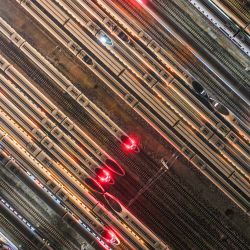 Se ven trenes bala estacionados en la estación de tren sur de Nanjing, en la provincia oriental china de Jiangsu. | Foto:AFP