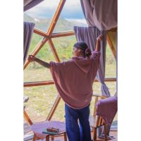 ¿Cómo alojarte conectando con la naturaleza, sin perder confort ni privacidad? Domos Kairos, Glamping en Córdoba, nos cuenta…