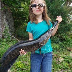 Lucy comenzó a pescar a los dos años, inspirada por su padre, Nick Pérez, en la bahía de Chesapeake. 