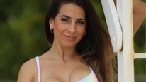 Cinthia Fernández lució una bikini hilo dental en clave atigrado en Miami