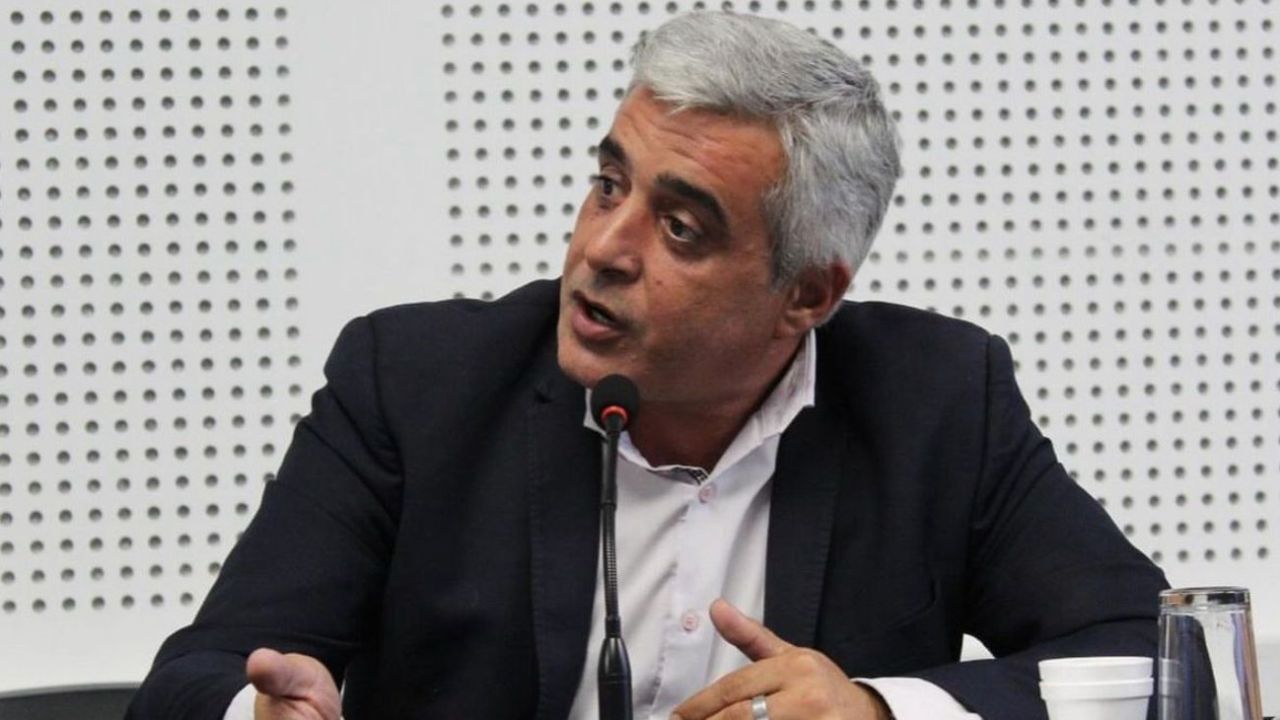 Dura crítica del rector de la Universidad de Rosario a Milei Perfil