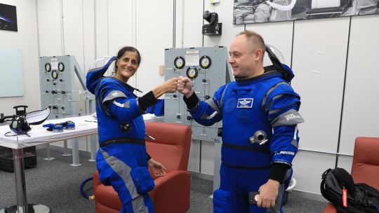 Butch Wilmore y Suni Williams astronautas en la Estación Espacial internacional 