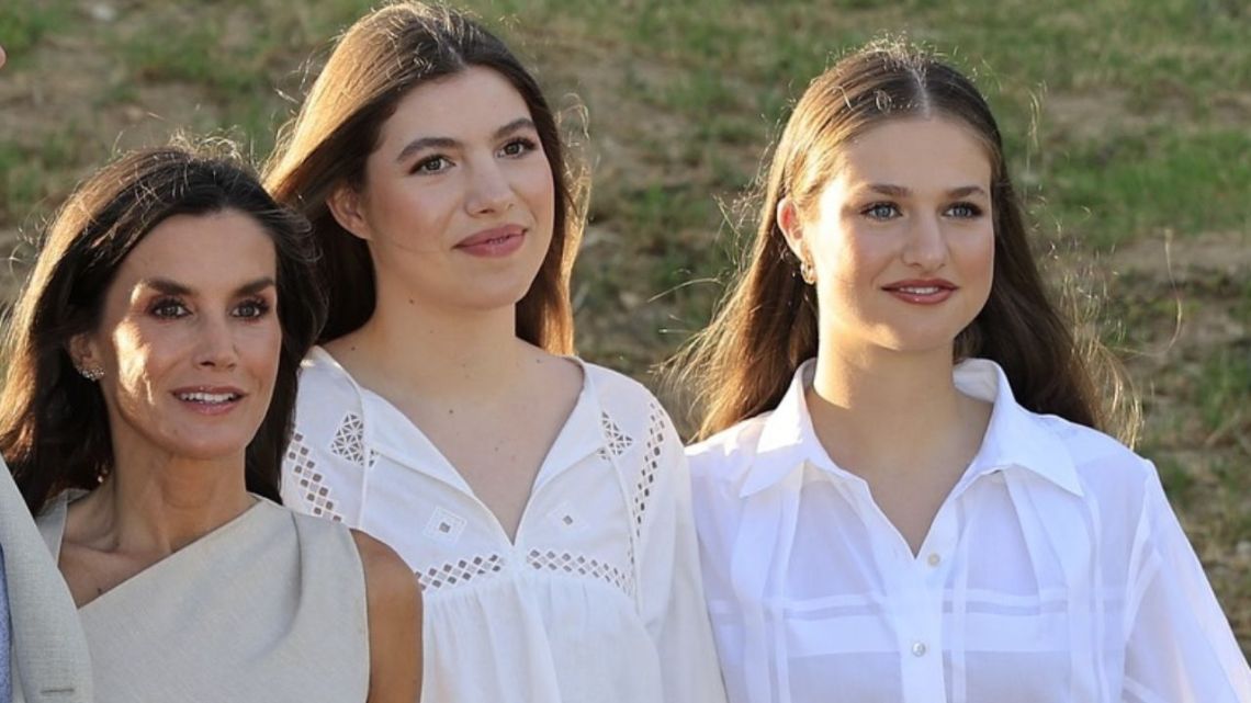 Letizia Ortiz teme que la relación entre Leonor y Sofía se quiebre por la  distancia que comenzó a haber entre ellas | Caras