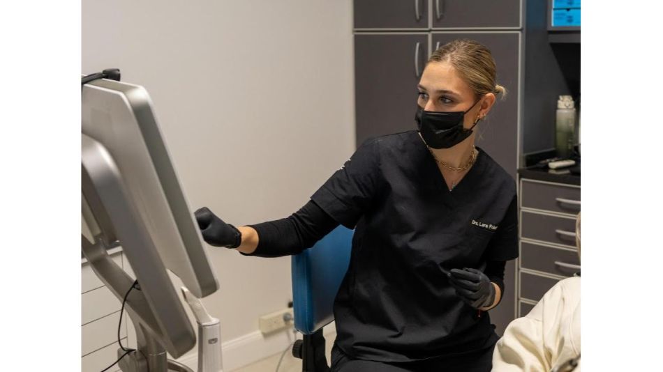 "Secretos del Blanqueamiento Dental: Consejos de la Od. Lara Folatti para una Sonrisa Radiante"