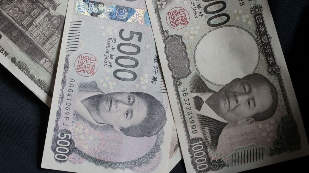 Yen Banknotes As Japan Plays Coy on Intervention