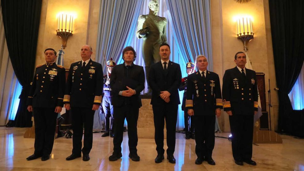 Javier Milei en la ceremonia de entrega de despacho y sables a Brigadieres, Almirantes y Generales.