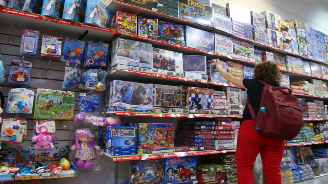 Alerta en Argentina por la venta de juguetes peligrosos importados desde el exterior