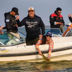 La competencia se basó en la medida de las capturas, con un mínimo de 50 centímetros para sumar puntos, por lo que el equipo ganador, con cuatro dorados, pudo alcanzar los 210 centímetros necesarios para ganar. 