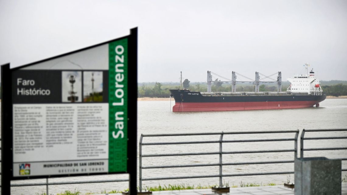 View of the bulk carrier Ina-Lotte of Liberian flag anchored near San Lorenzo harbour, Santa Fe province, Argentina, on August 21, 2024, after a crew member was reported with symptoms compatible with mpox disease. 