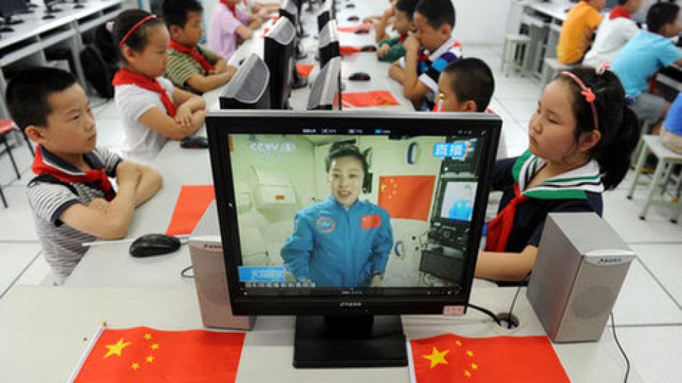 China busca limitar el uso de tecnología en niños.