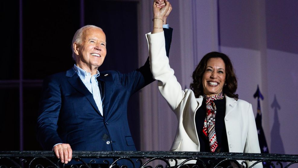 Kamala Harris junto a Joe Biden.