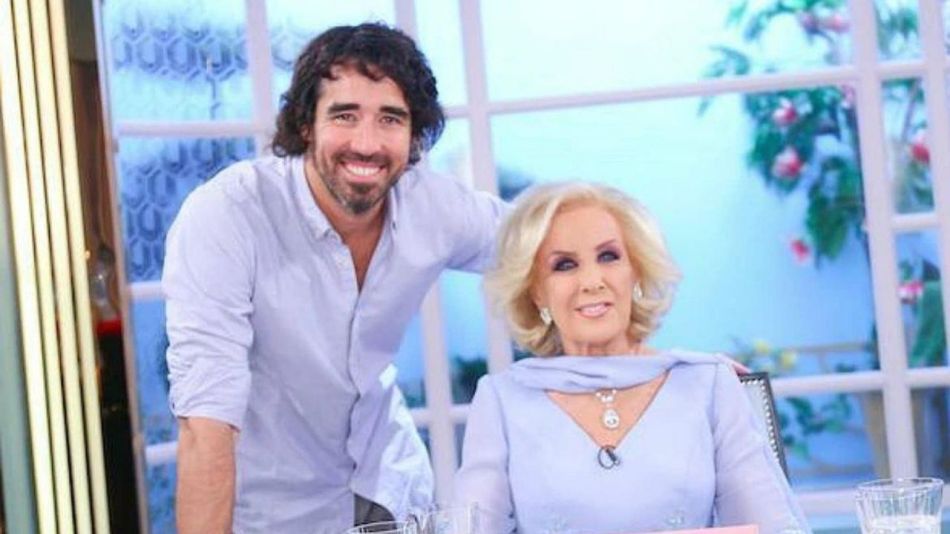 La salida de Mirtha Legrand con Nacho Viale, su nieto