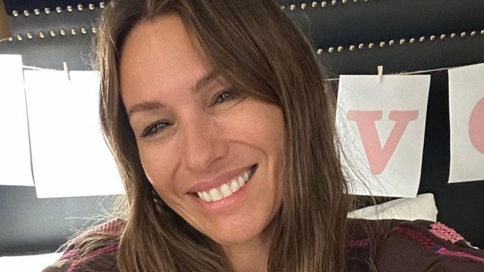 Desde un yate, Pampita mostró sus paradisíacas vacaciones en Europa