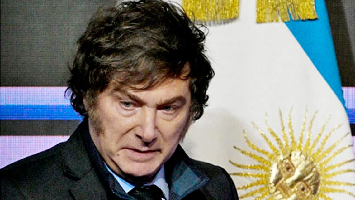 Aturdido por las derrotas, el Gobierno está inmerso en reproches y pases de factura