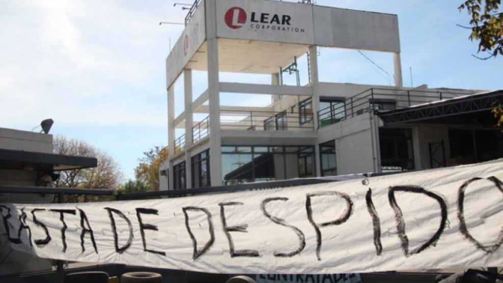 Fachada empresa Lear