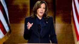 Kamala Harris con la prensa