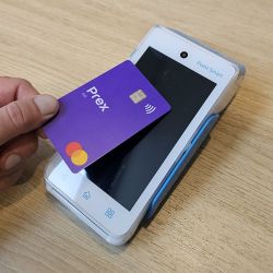 Prex es una tarjeta y cuenta en dólares que evita impuestos por el pago en los viajes.