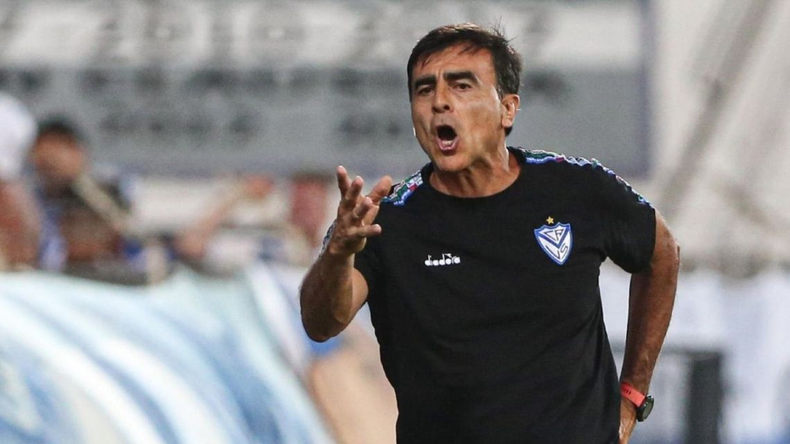 Vélez Sarsfield head coach Guillermo Quinteros.