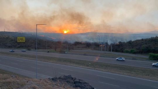 Córdoba: está contenido el incendio entre La Calera y Malagueño