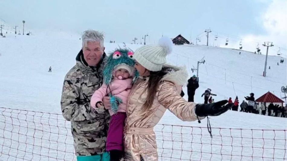 Familia Burlando en la nieve