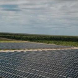 Se conectará al Sistema Argentino de Interconexión (SADI) en el nivel de treinta y tres kilovoltios (33 kV) de la Estación Transformadora P.I. Agua del Toro,