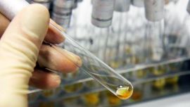 Descubren una reacción química inédita que podría cambiar el diseño de materiales y fármacos