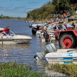 63 embarcaciones completamente ocupadas por mujeres en un evento que tiene la intención de seguir impulsando la pesca femenina en Santa Fe. 