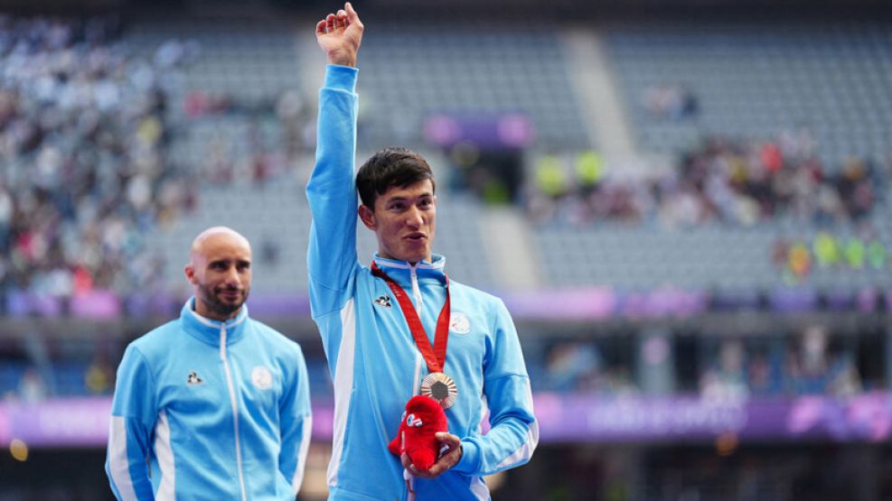 Fernando Vázquez bronce en salto en largo T12