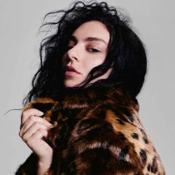 Charlie XCX y H&M.