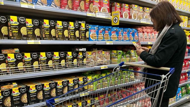 Impuesto PAÍS: la baja de tributos no se refleja en los precios