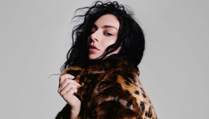 Charli XCX y su colaboración con H&M para la Semana de la Moda de Londres